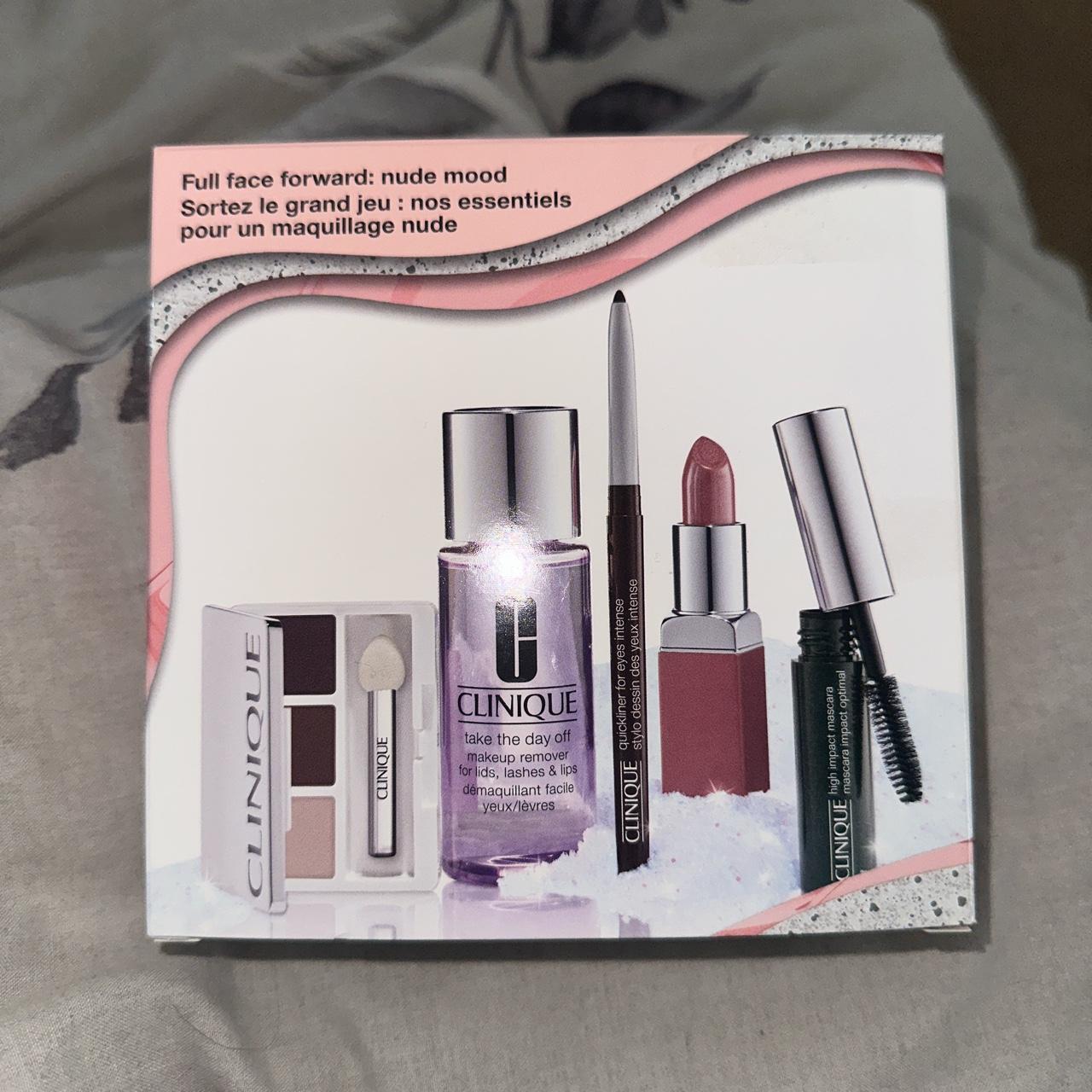 2nd photo is not my own! Clinique makeup gift set.... - Depop