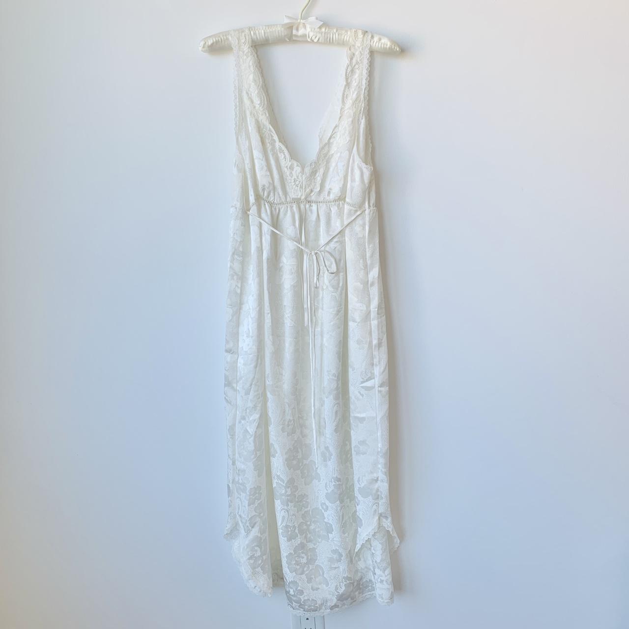 Vintage 1980s Barbizon satin nightgown. 🕊️🤍 Beautiful... - Depop