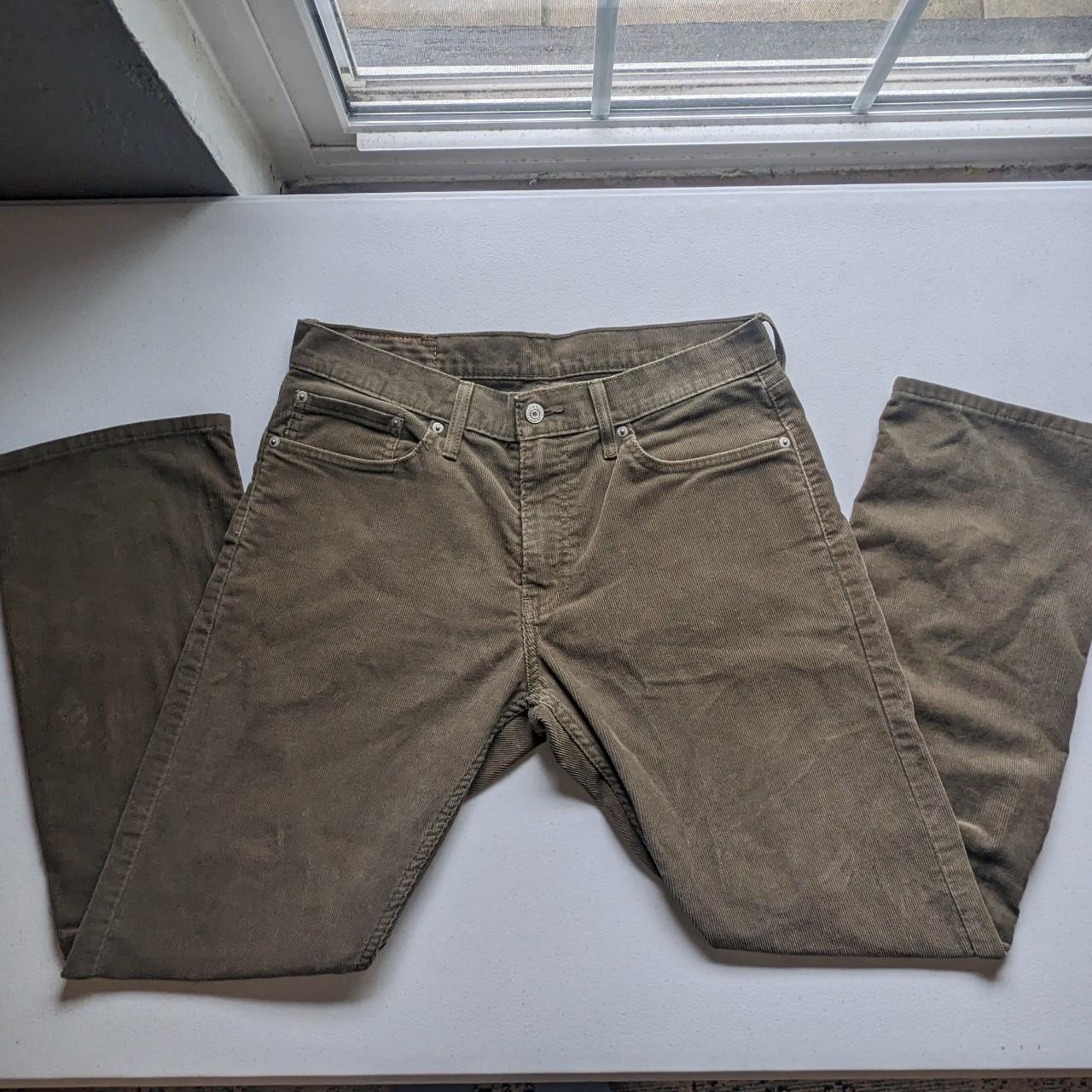 Levi's Men's Green and Khaki Trousers Depop