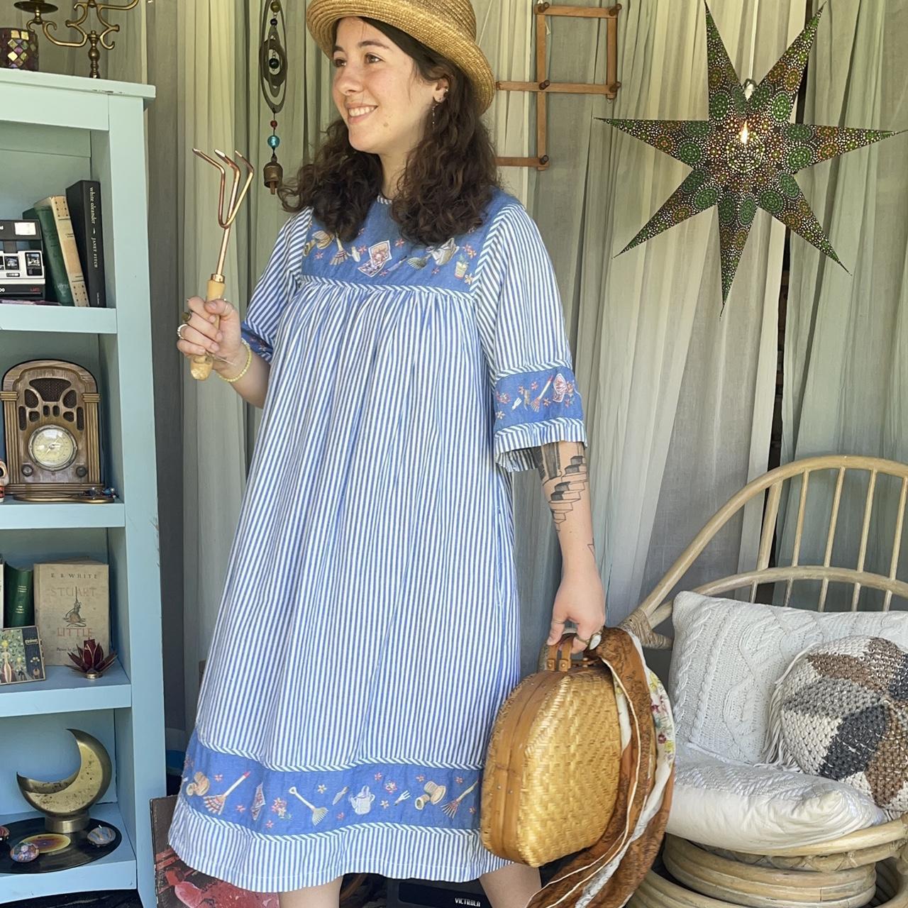 Precious vintage patio dress from Go Softly. It has