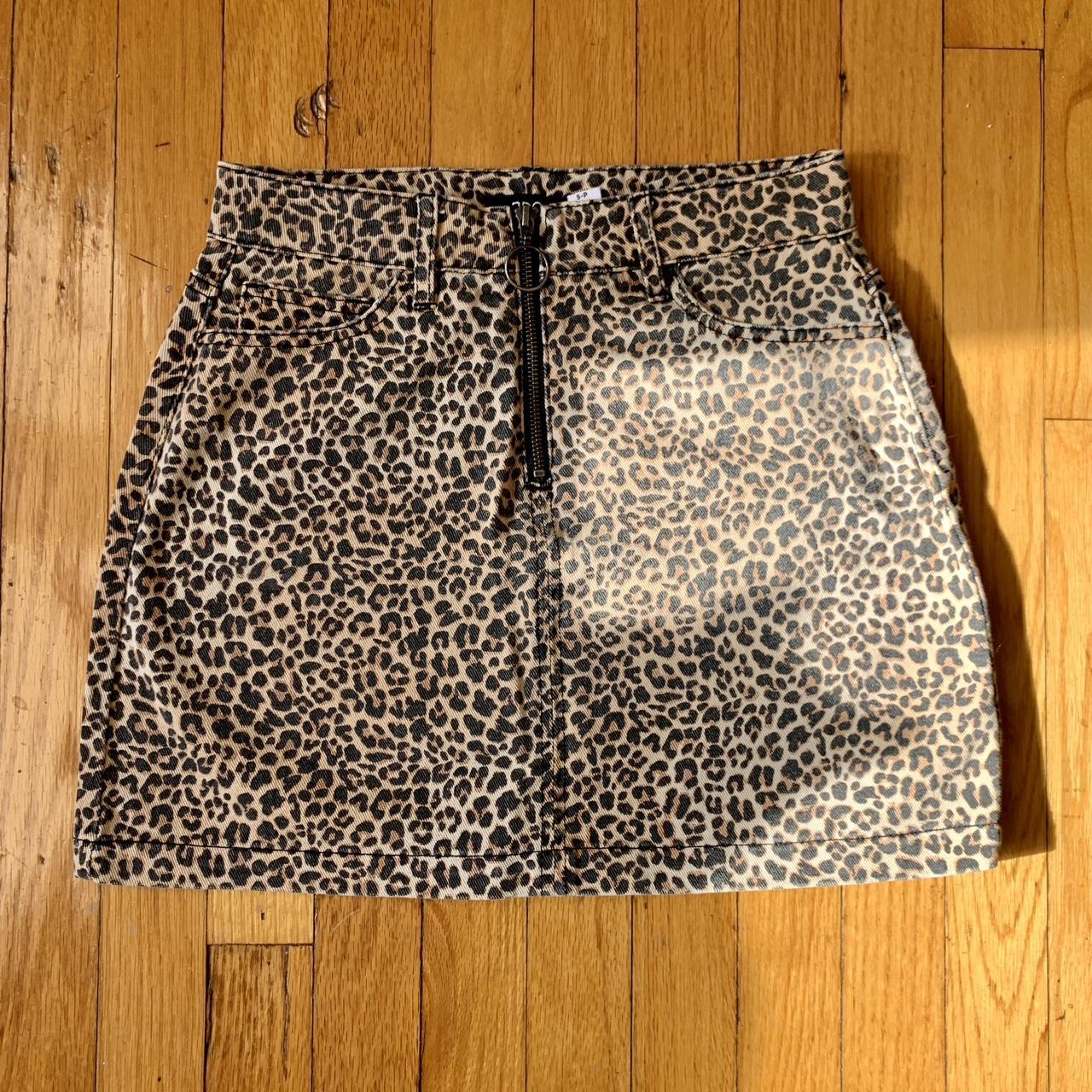 Leopard print hotsell skirt urban outfitters