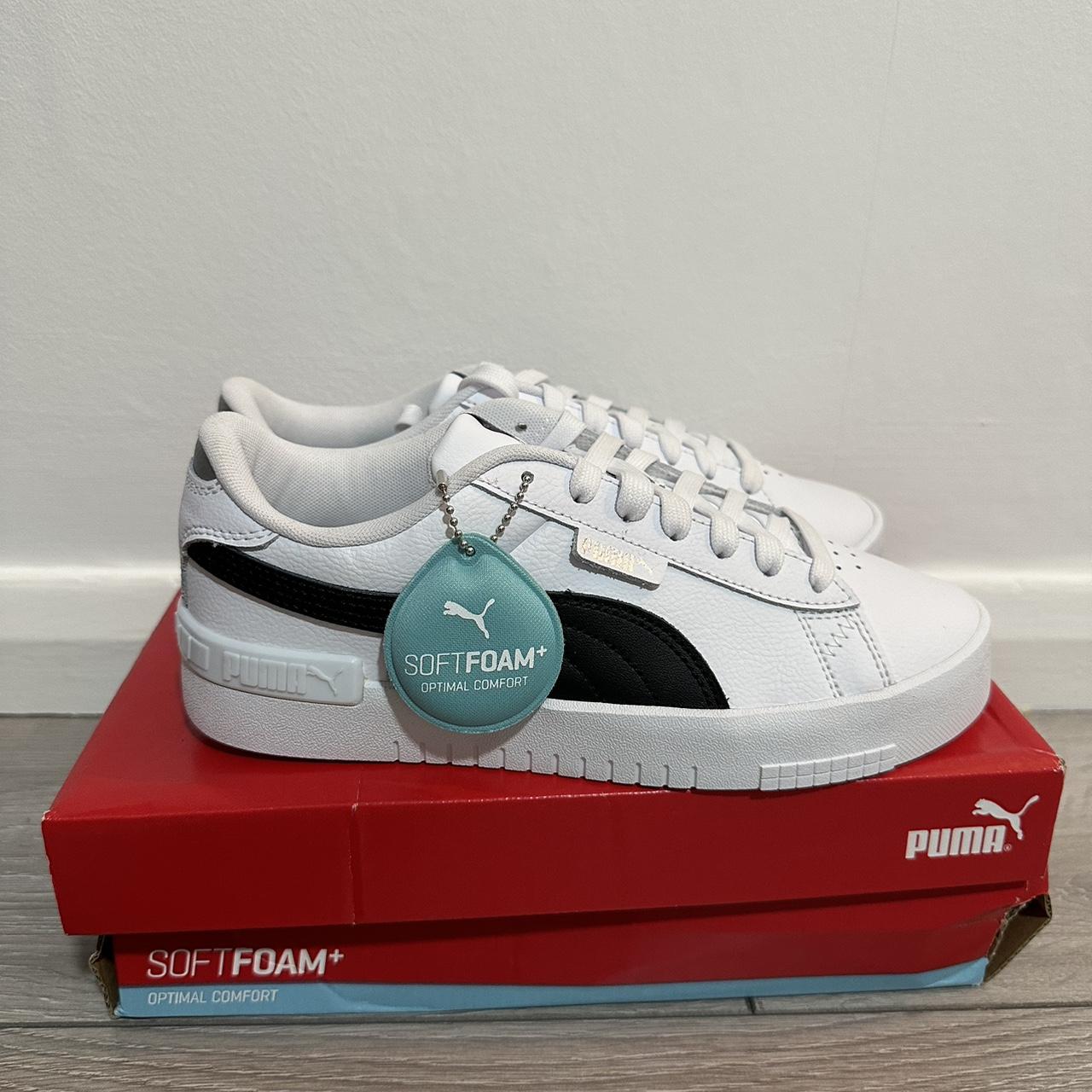 Puma Women's Black and White Trainers | Depop