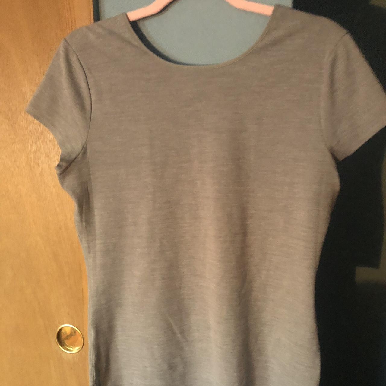womens gray nike shirt