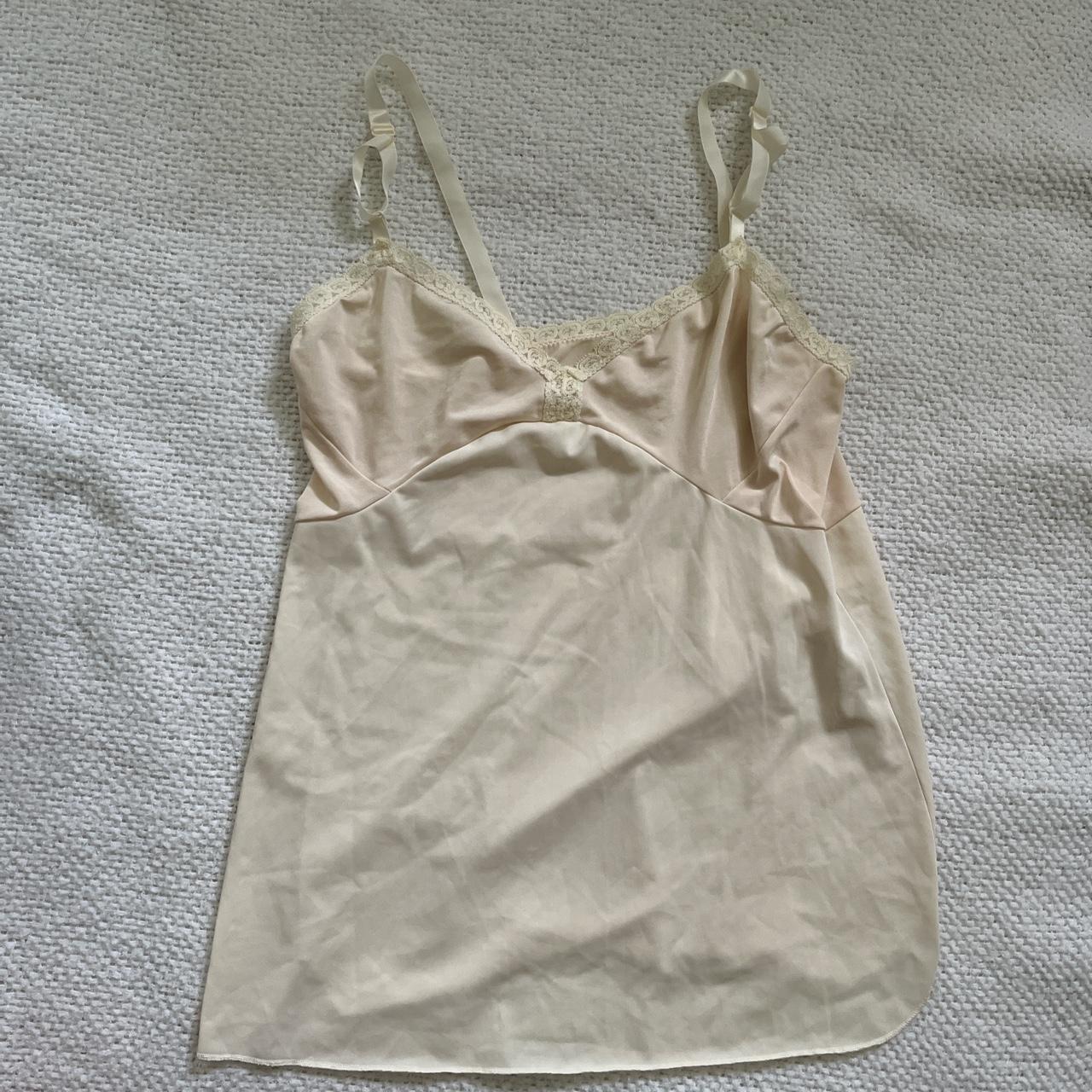 Women's Cream Vest | Depop