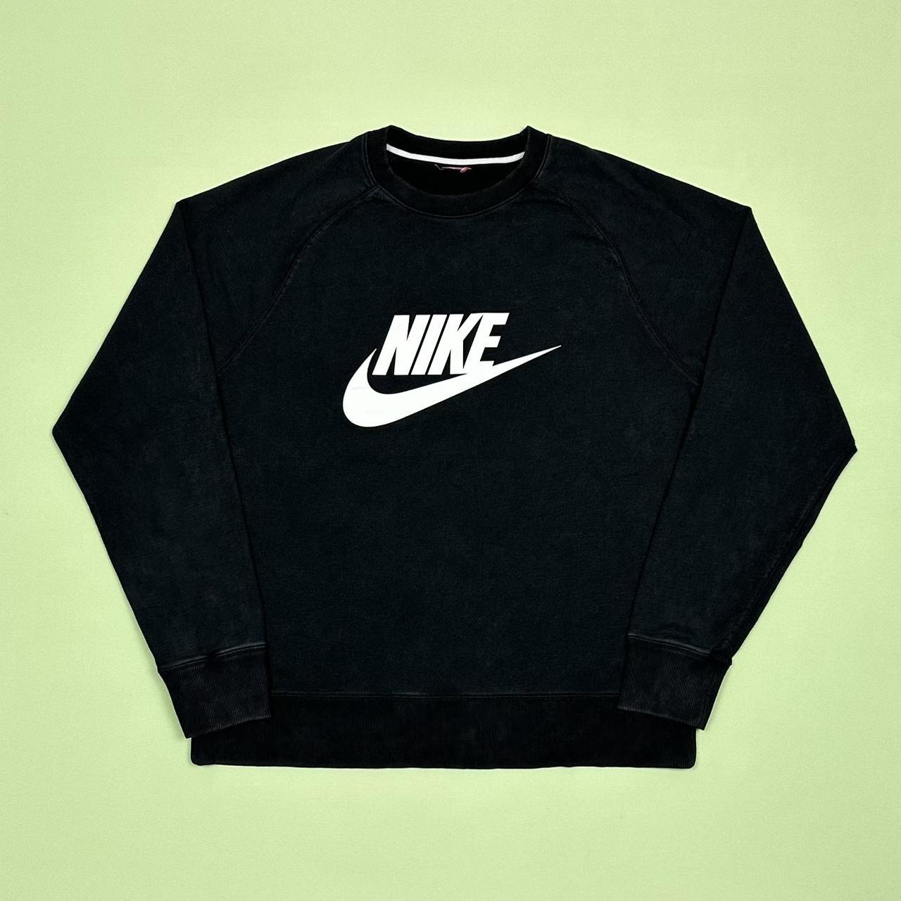 Nike swoosh crewneck discount black