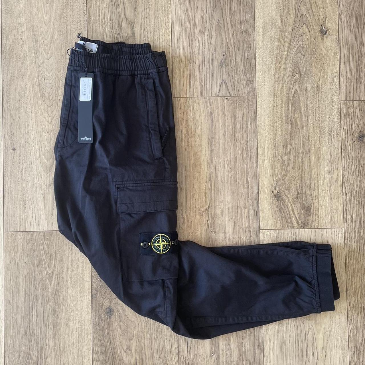 STONE ISLAND CARGO PANTS BLACK Size: W32 | Depop STONE ISLAND CARGO PANTS BLACK Size: W32 | Depop