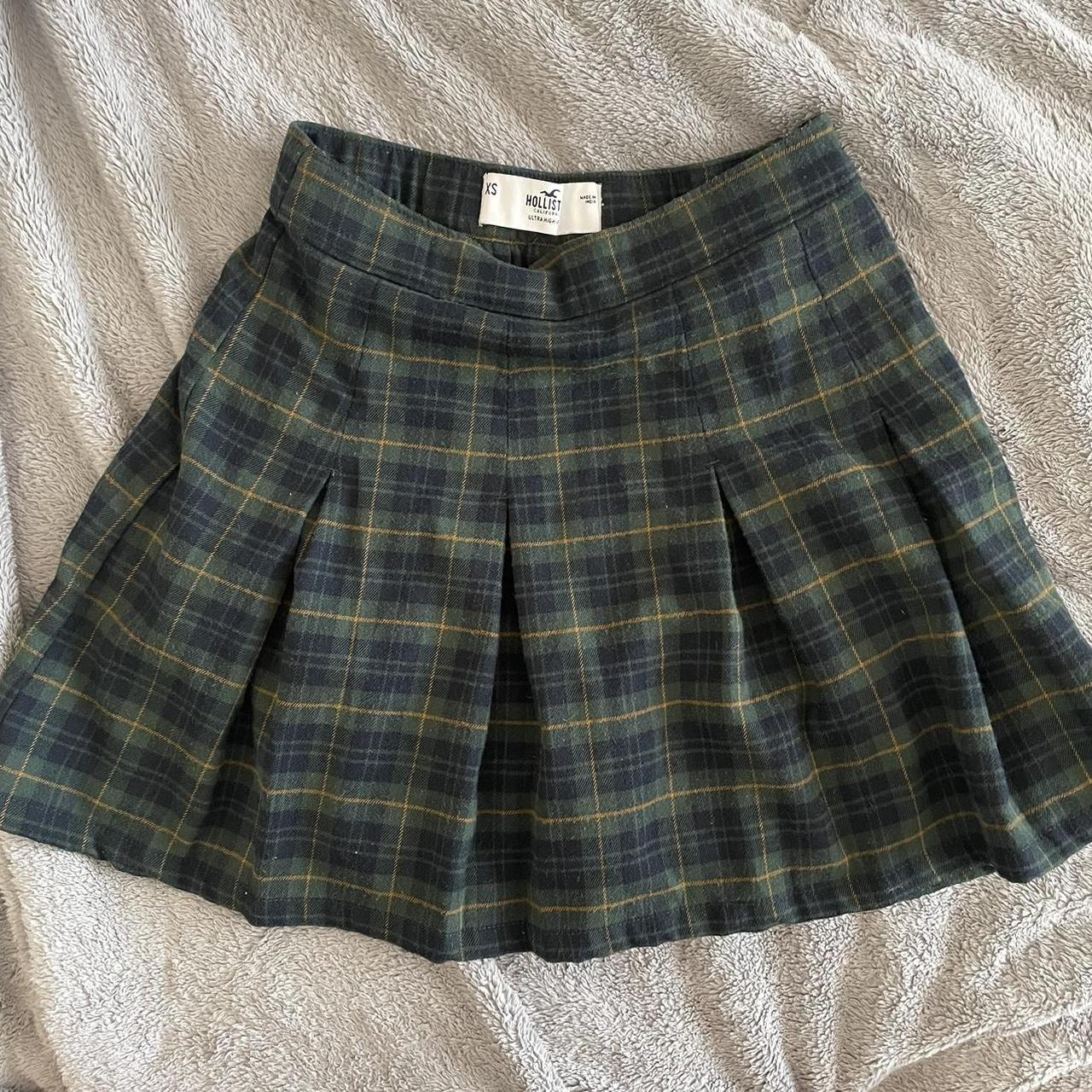 Hollister plaid pleated tennis skirt size xs , with...