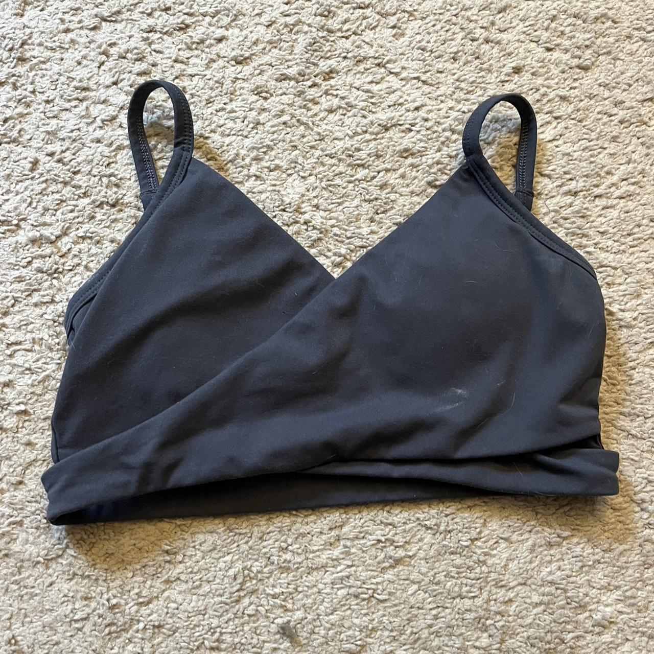 Fabletics Women's Grey Bra | Depop