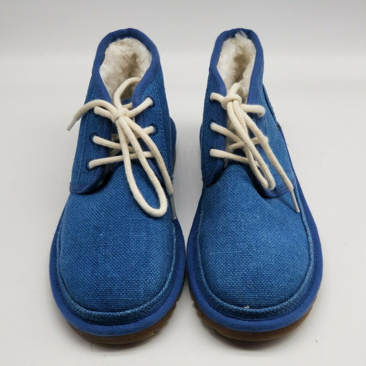 Ugg neumel store blue and white