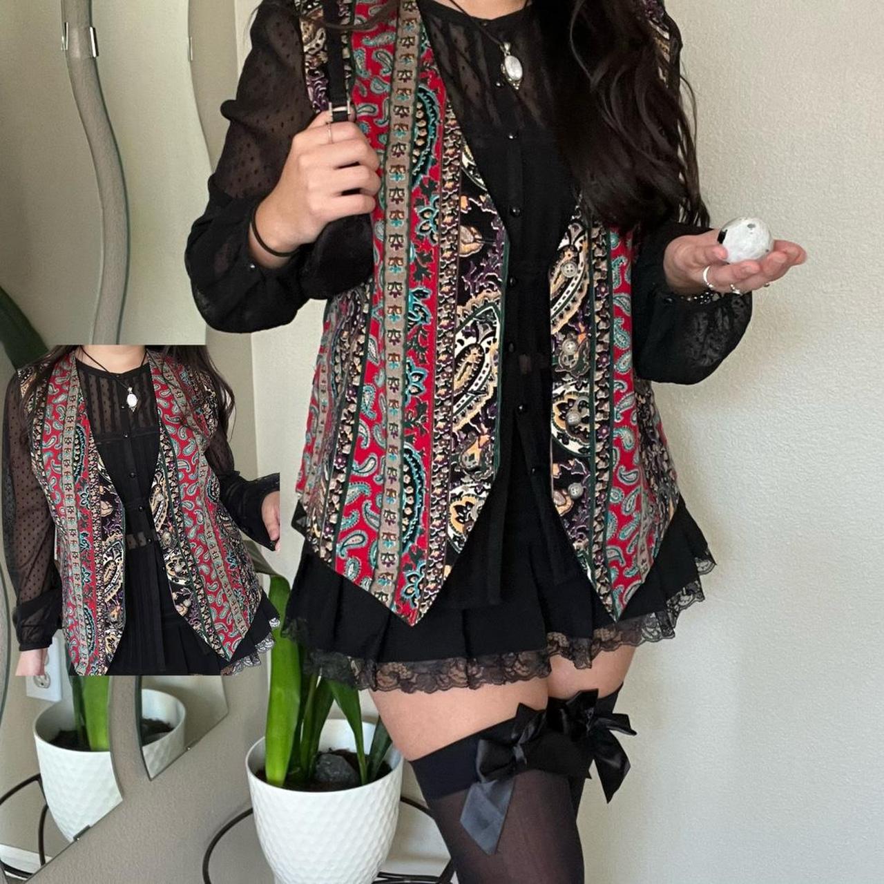Vintage paisley print vest 🌙 Gorgeous and versatile... - Depop