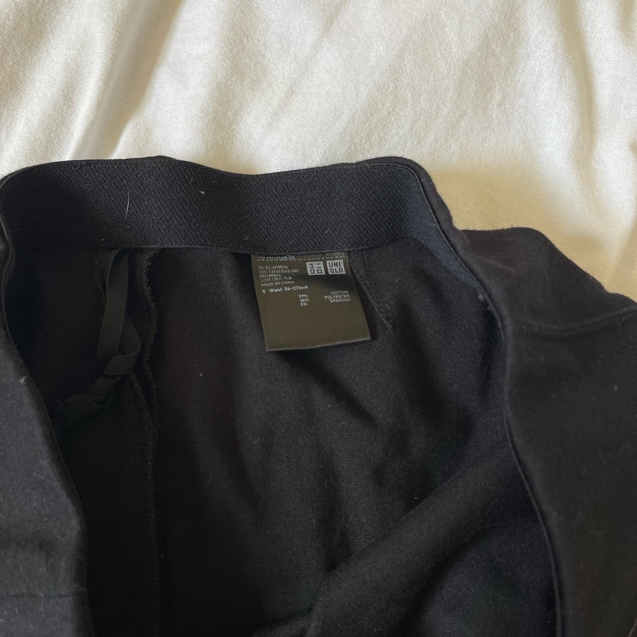 UNIQLO Women's Black Skirt | Depop