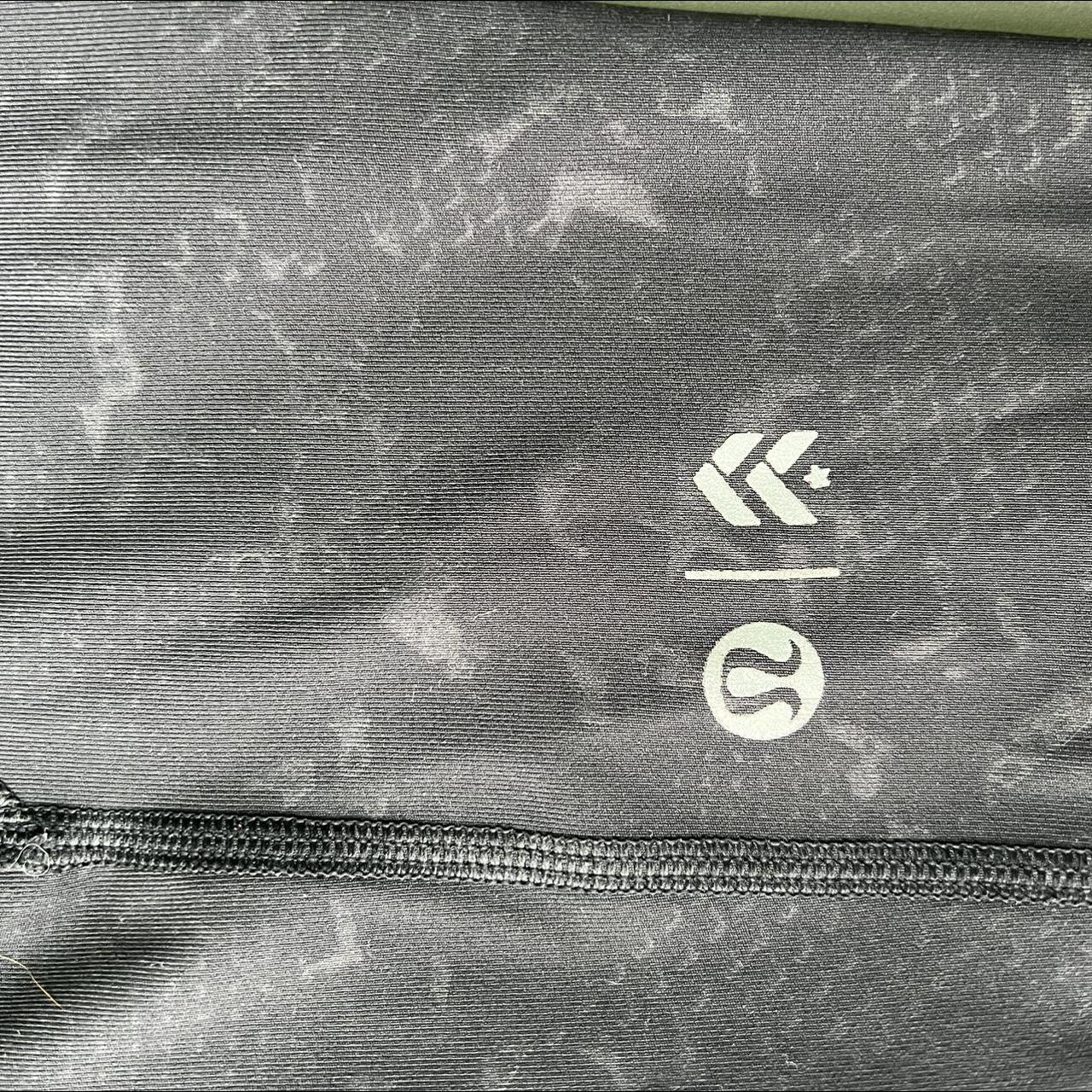 Lululemon 6 Has a small hole on front thigh area :( - Depop