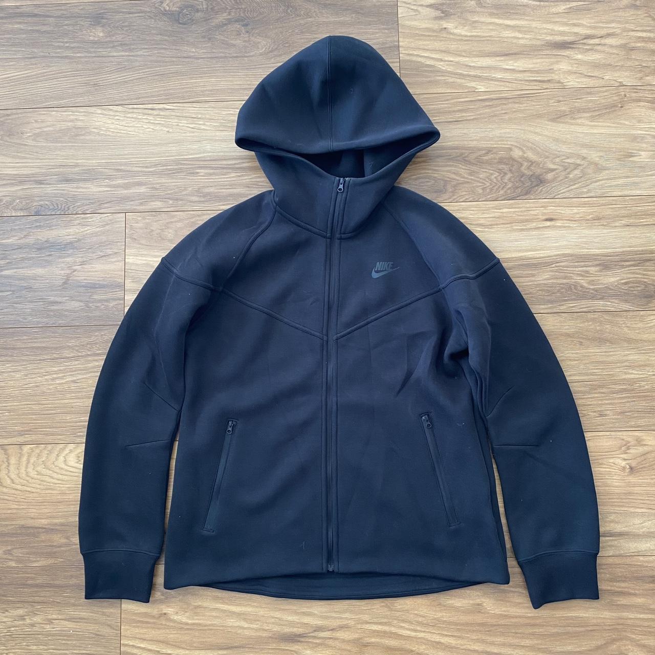 Nike mini swoosh oversized cropped online zip through hoodie in black