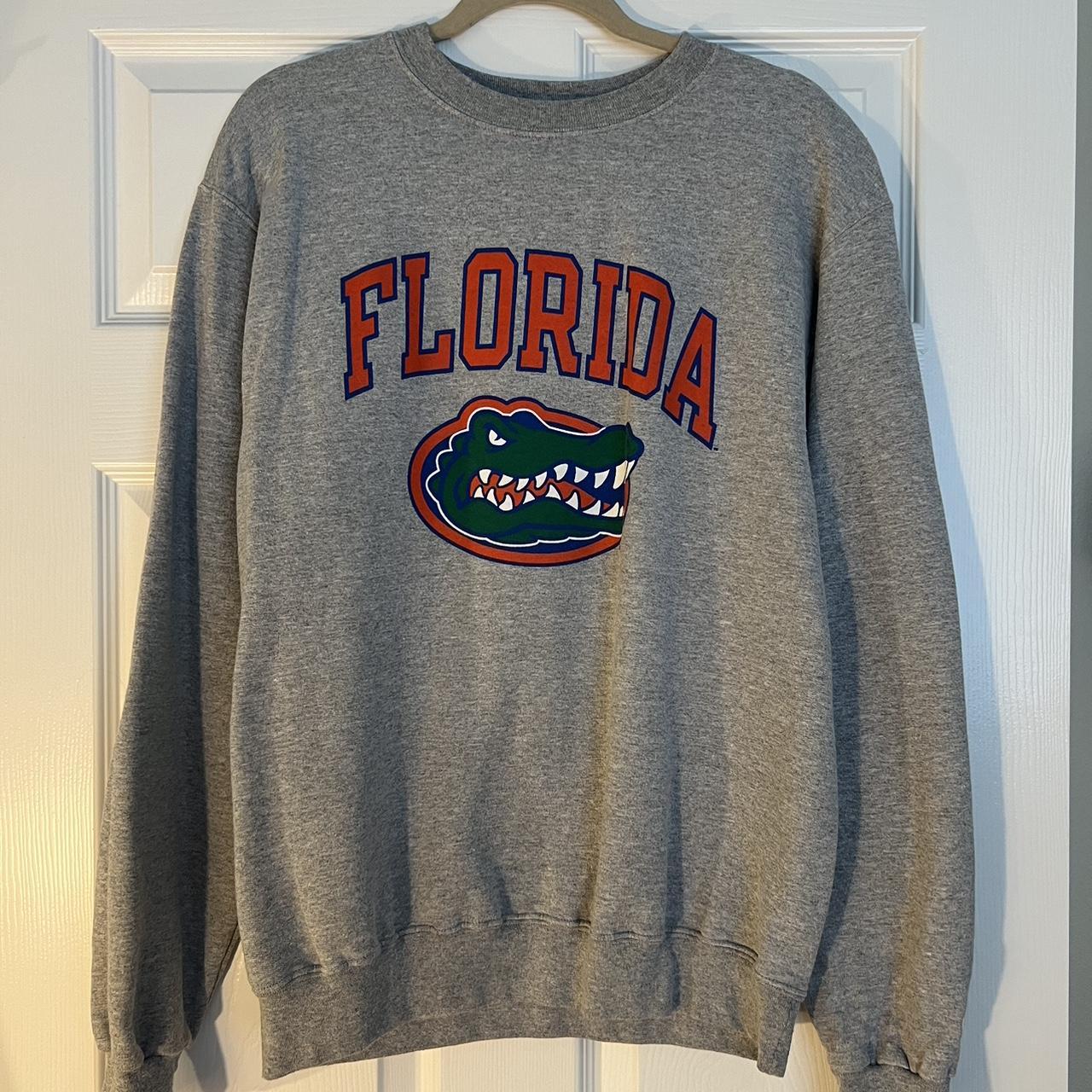 Size M Champion Florida Gators Crewneck Fit is... - Depop