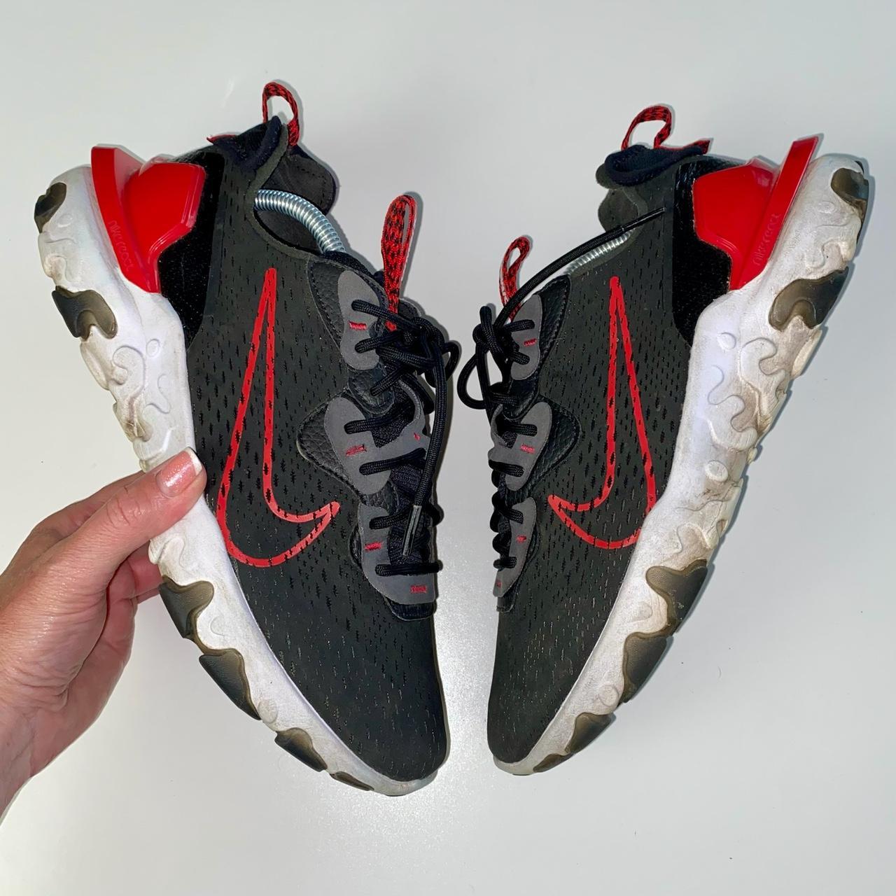 Black and red nike trainers best sale