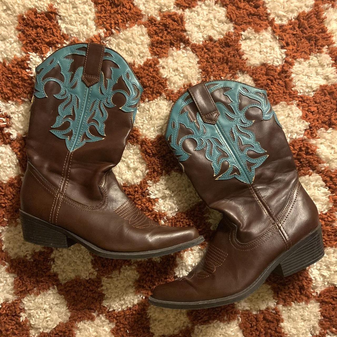 Madden Girl by Steve Madden cowboy / cowgirl boots💙... Depop