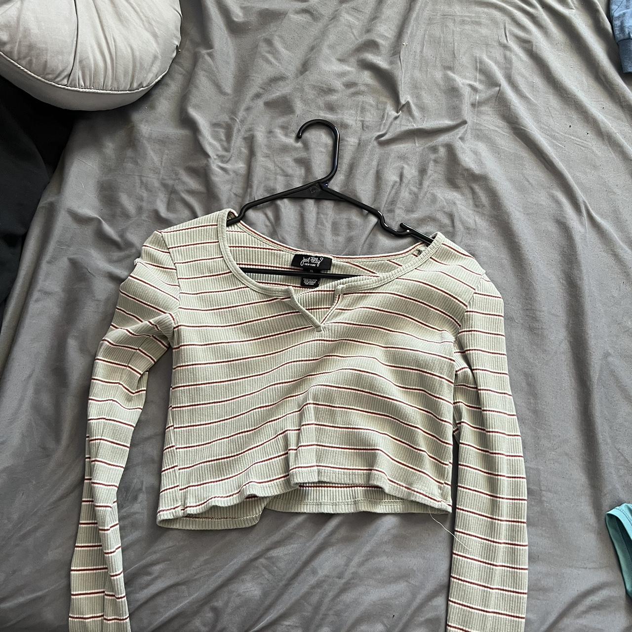 Cute long sleeve crop top! Depop