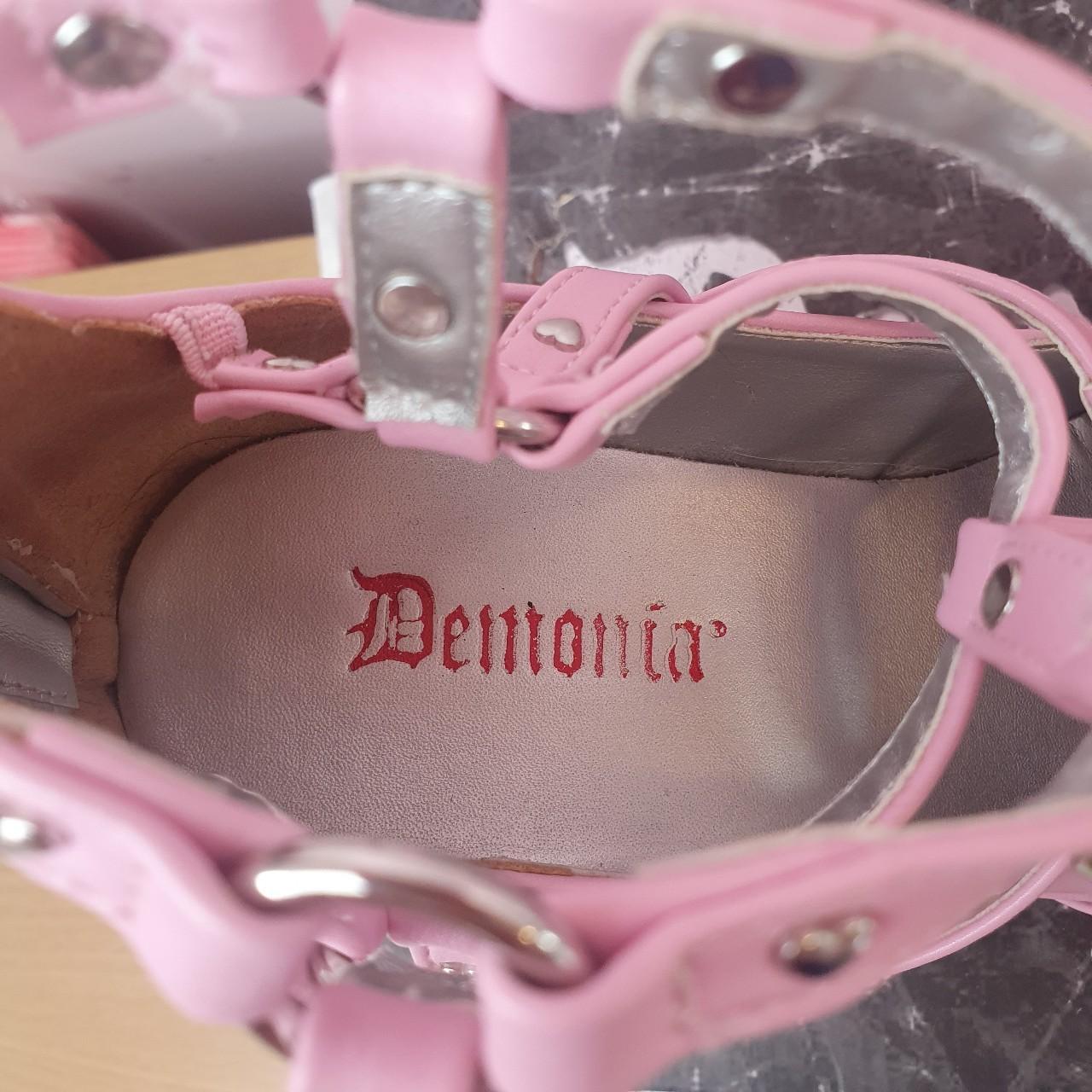 demonia poison pink