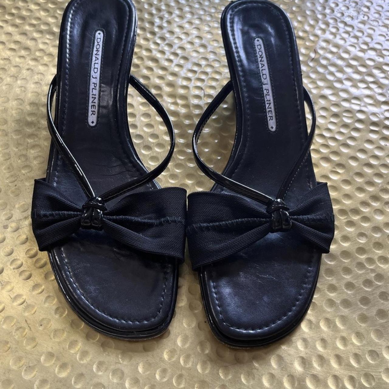Donald Pliner Black Sandals (6)