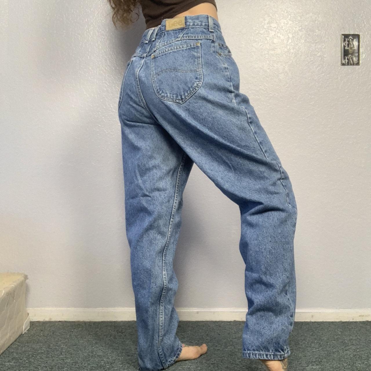 Sick vintage high waisted sturdy mom jeans by Lee 🛹... - Depop