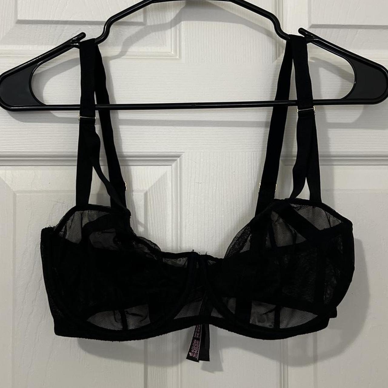 Victoria's Secret Women's Bra | Depop