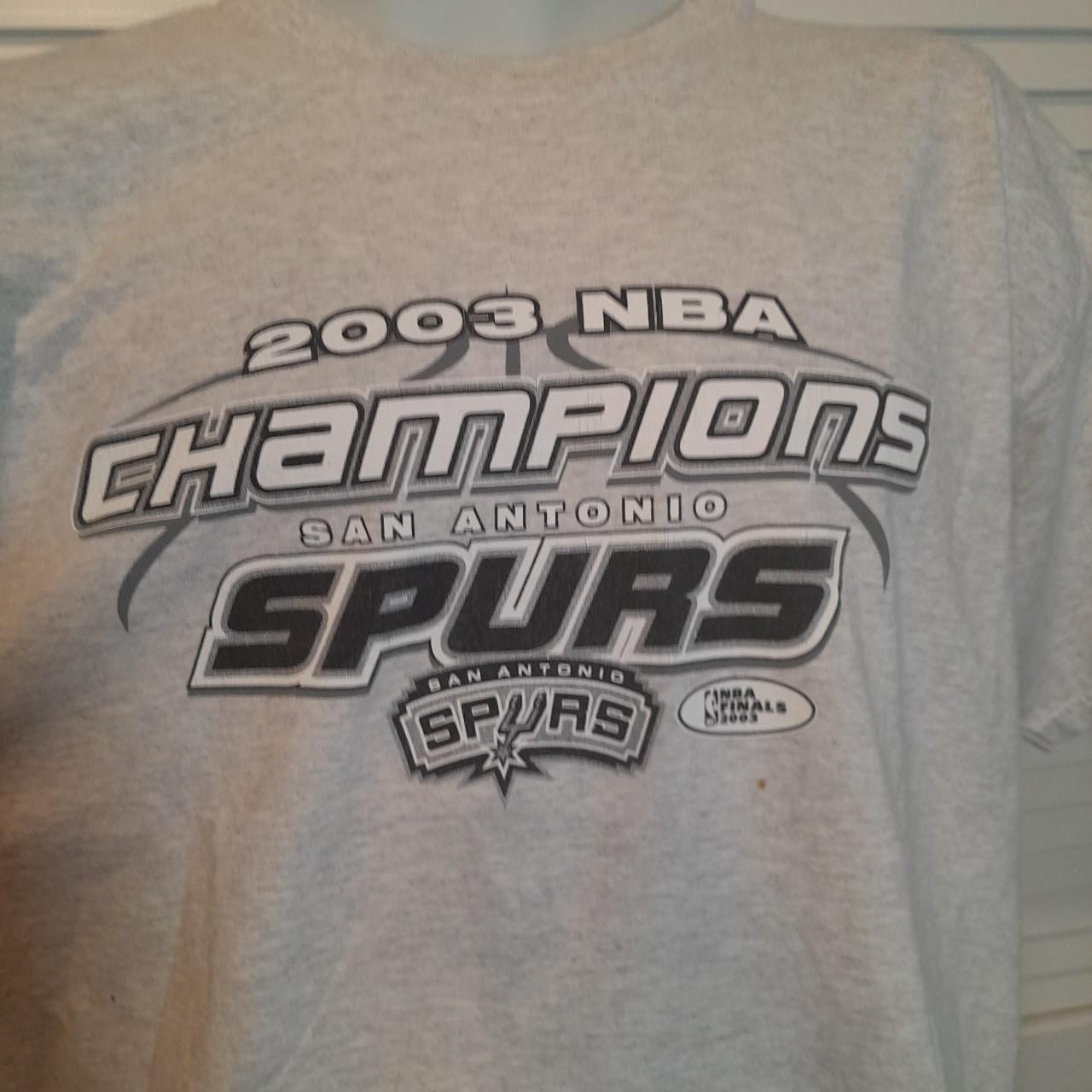 Vintage San Antonio Spurs NBA Champs Cropped Graphic T Shirt 2003