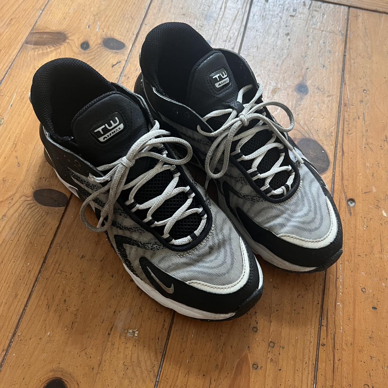 how to clean white air max 200