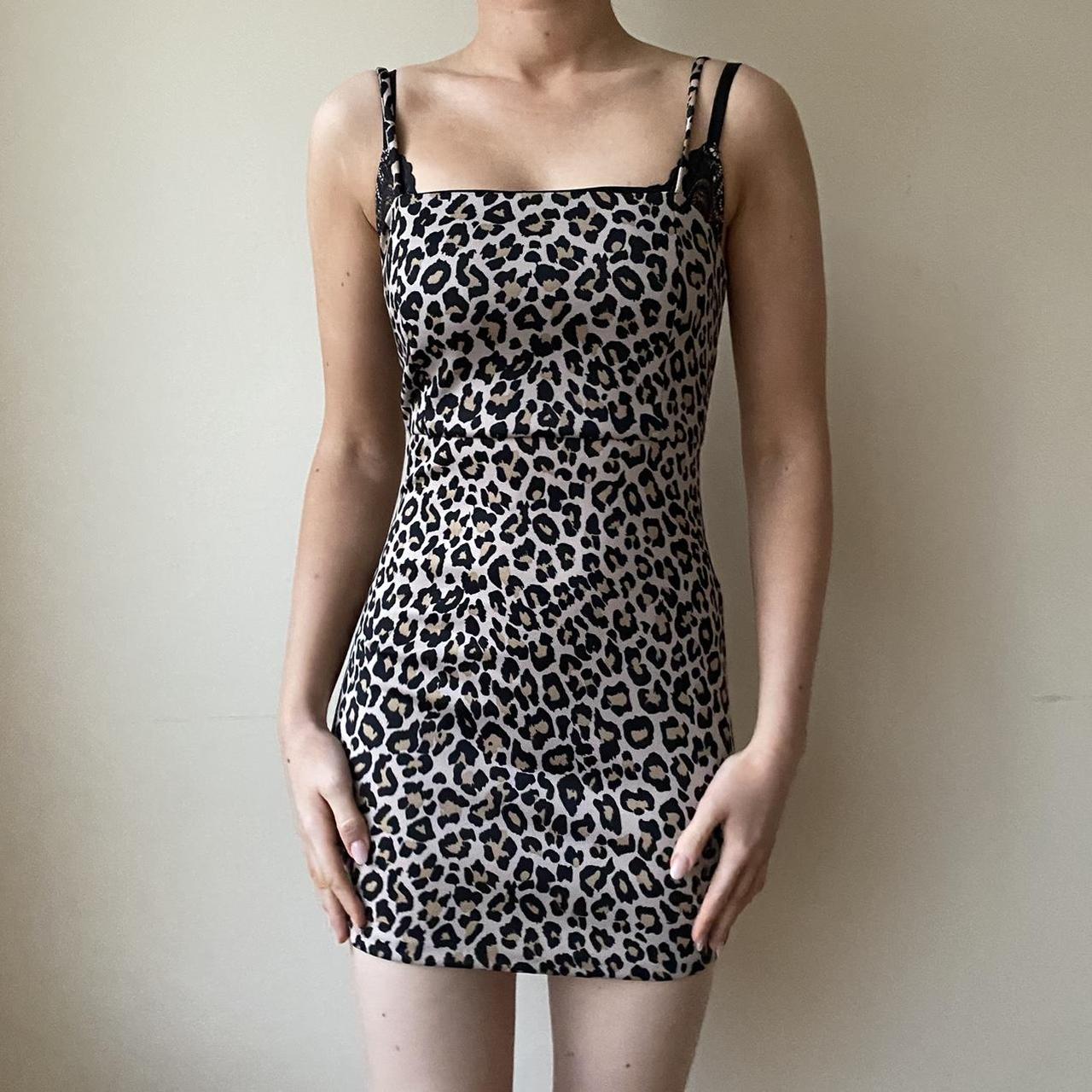 Pull and bear leopard print dress hotsell