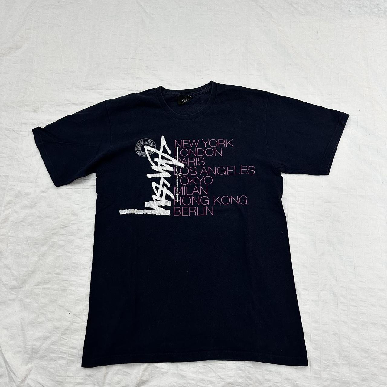 Stüssy Men's Navy and Blue T-shirt | Depop