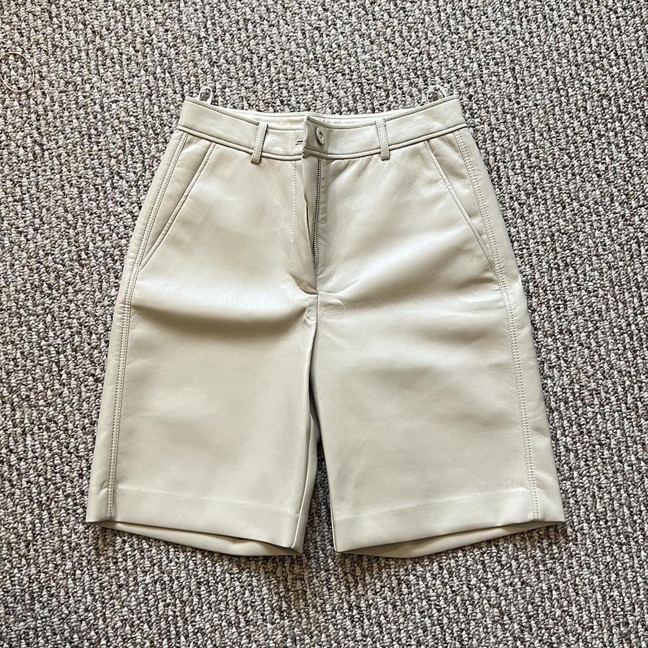 Babaton Women's Cream Shorts Depop