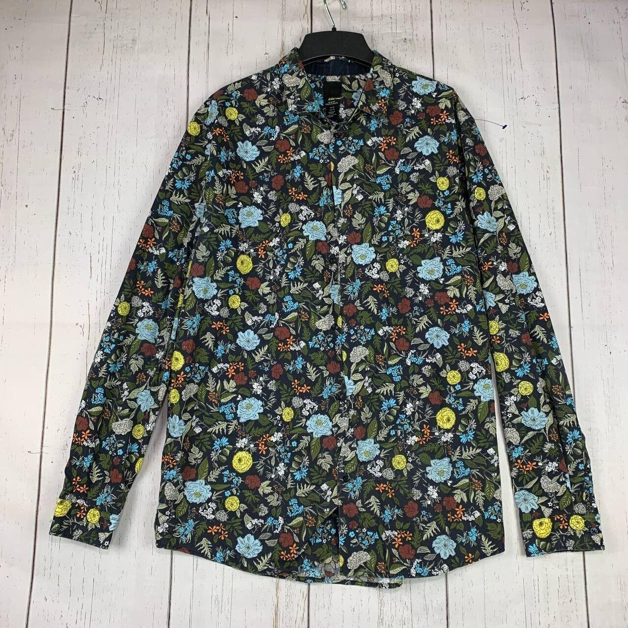 H&M XL Floral Slim Fit LongSleeves Button Up... Depop
