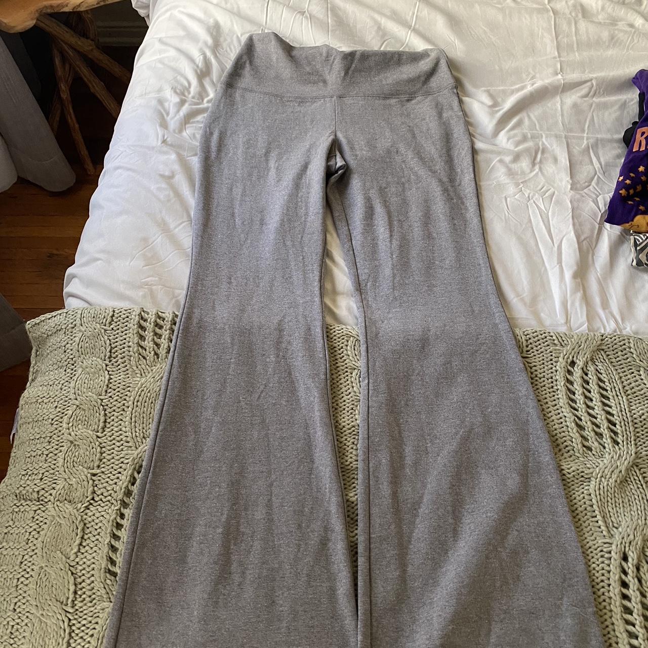 NWOT target yoga pants. i’m way too short for these... Depop