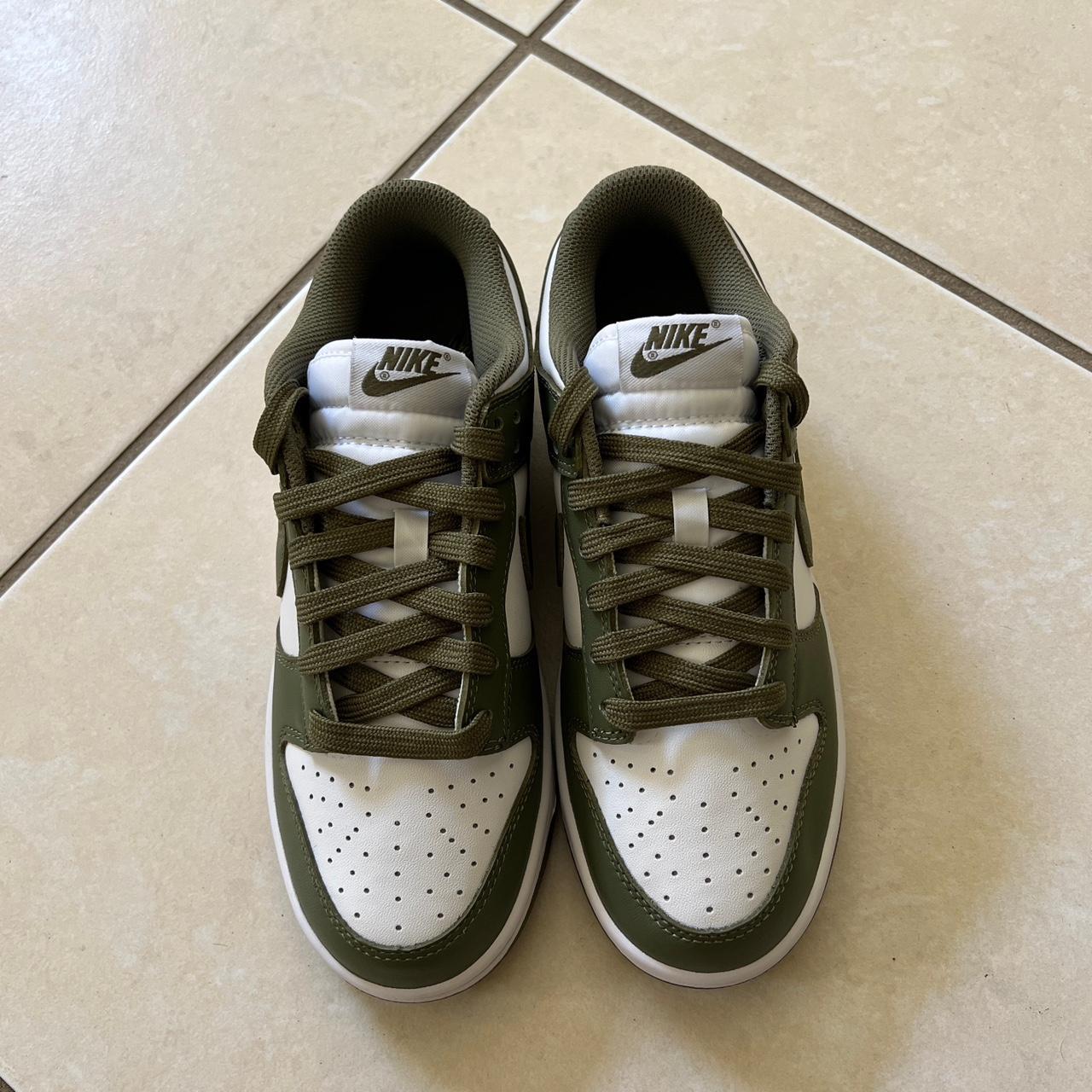 womens green nike trainers
