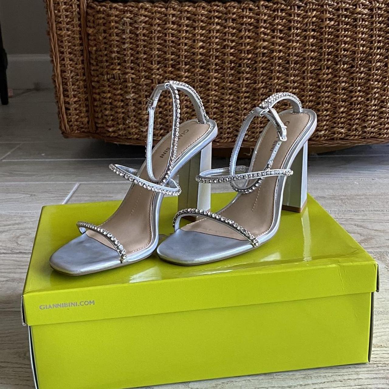 Women's Silver and Grey Sandals | Depop