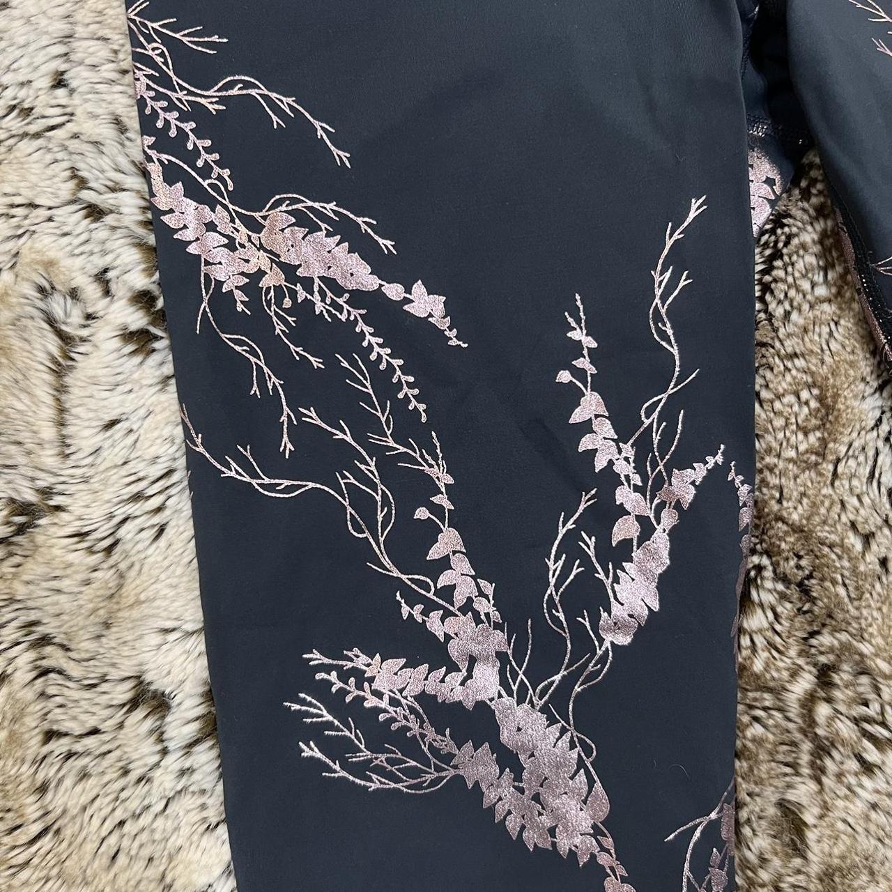 Sweaty Betty, Pants & Jumpsuits, Sweaty Betty Shiny Metallic Foil Floral Crop  Capri Leggings In Rose Gold