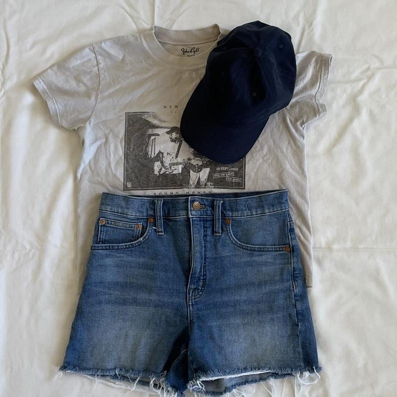 Kohl's Women's Navy and Blue Hat Depop