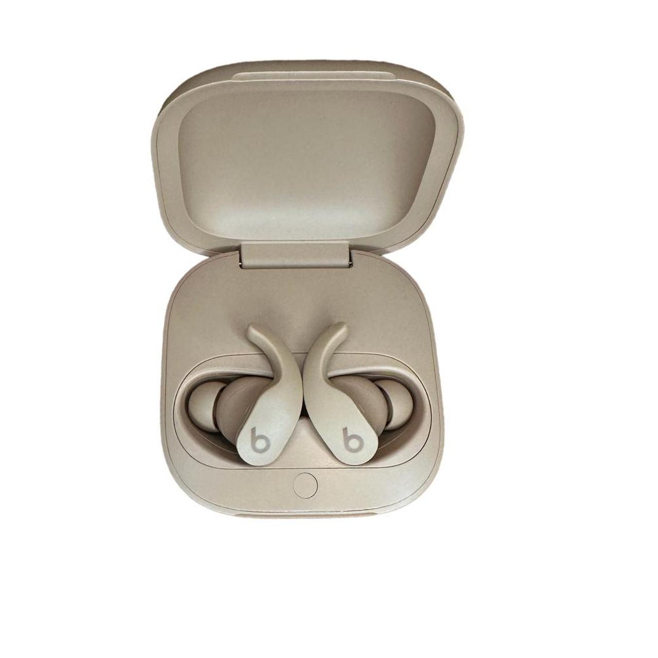 Beats by Dre Tan and Cream Musicalinstrumentsanddj Depop