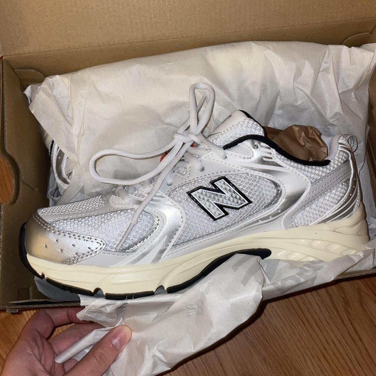 New balance best sale women silver