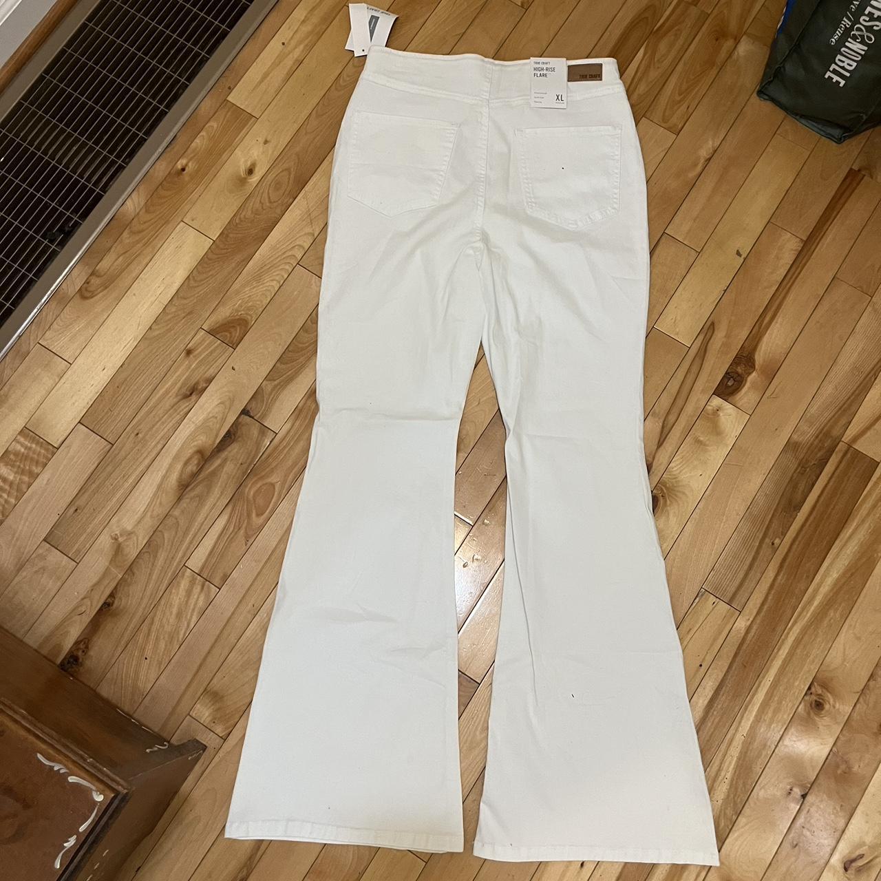 Super fun white bell bottoms!! Super stretchy! Says... Depop