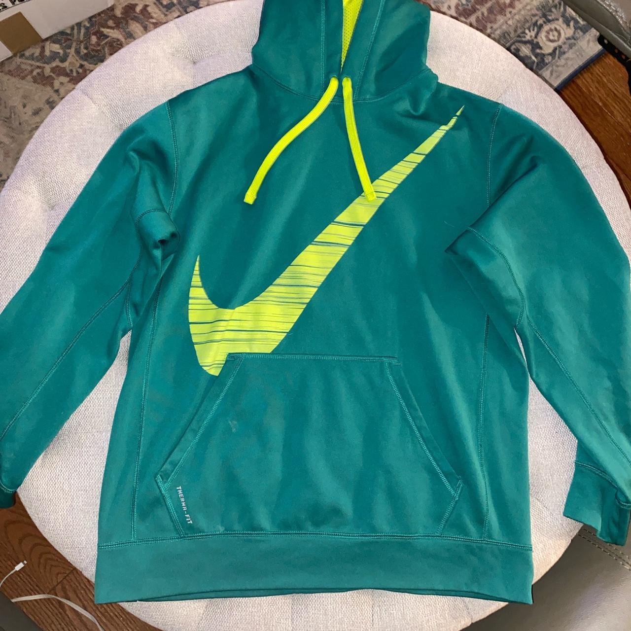 Nike therma hoodie green hot sale