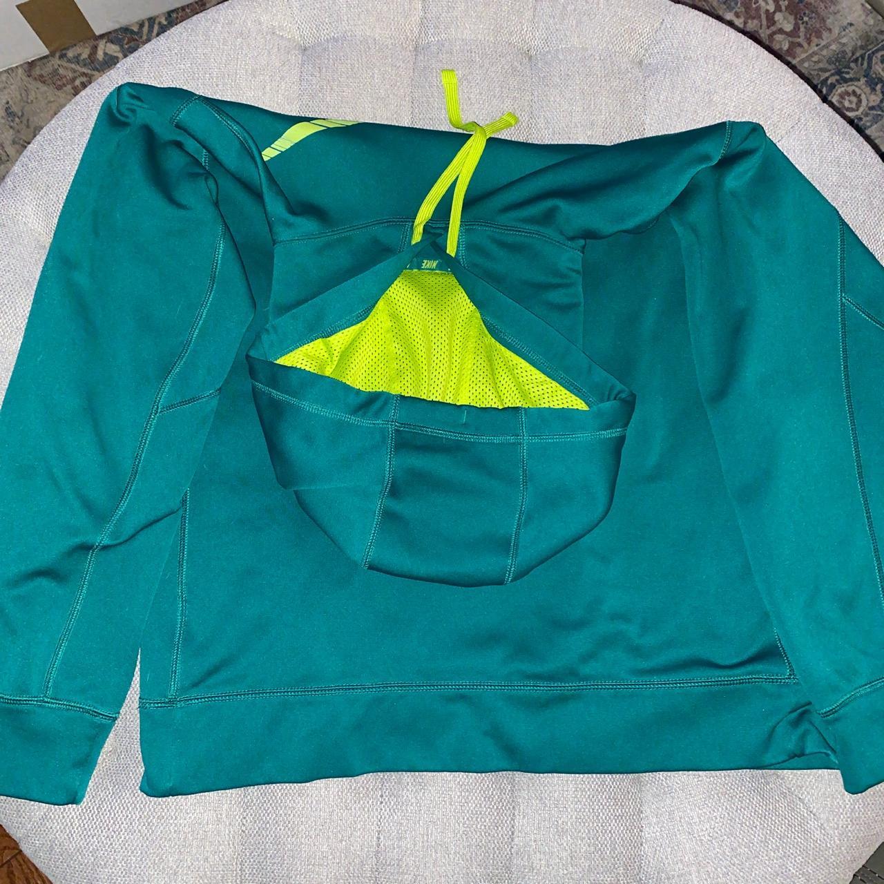 Nike Men's Green Sweatshirt | Depop