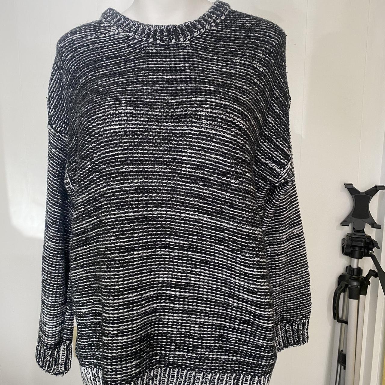 Forever 21 knit sweater. It has a few snags but they... - Depop