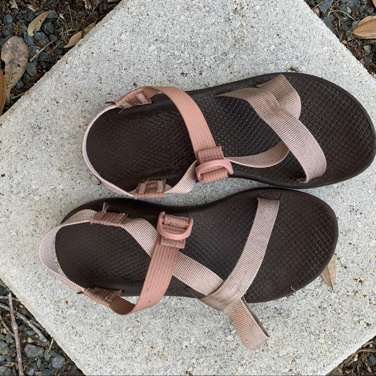 womens rose gold chacos