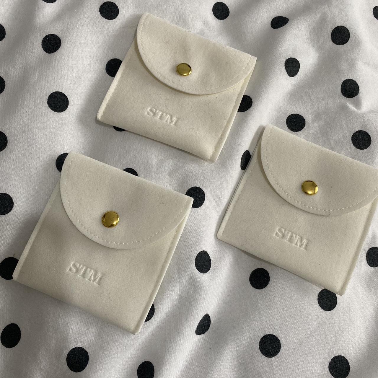 item listed by sarasharif