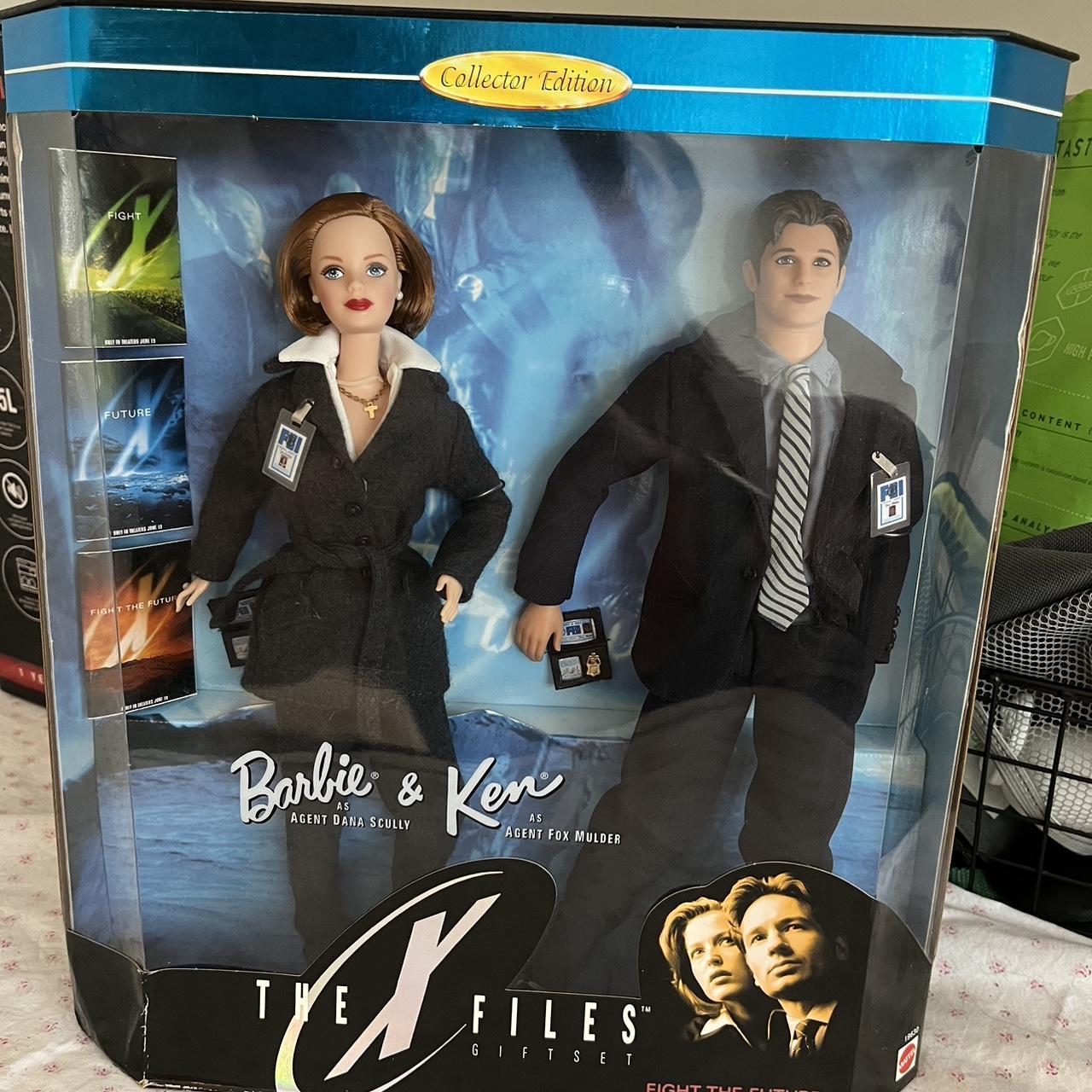 X-FILES BARBIE AND KEN - Depop