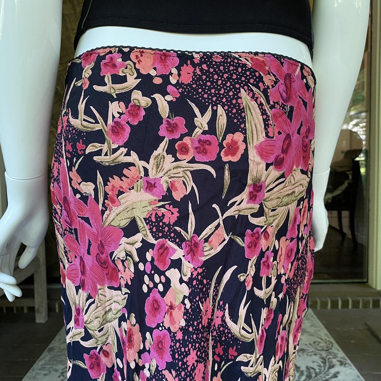 American Vintage Women's Pink and Black Skirt | Depop