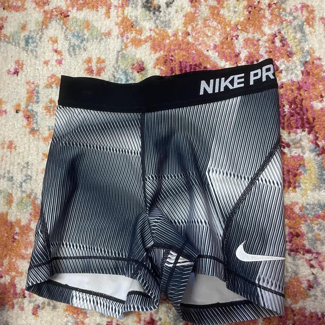 xs nike pro shorts