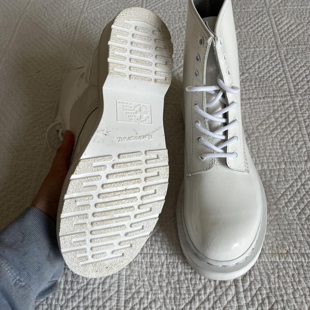 dr martens monochrome 1460