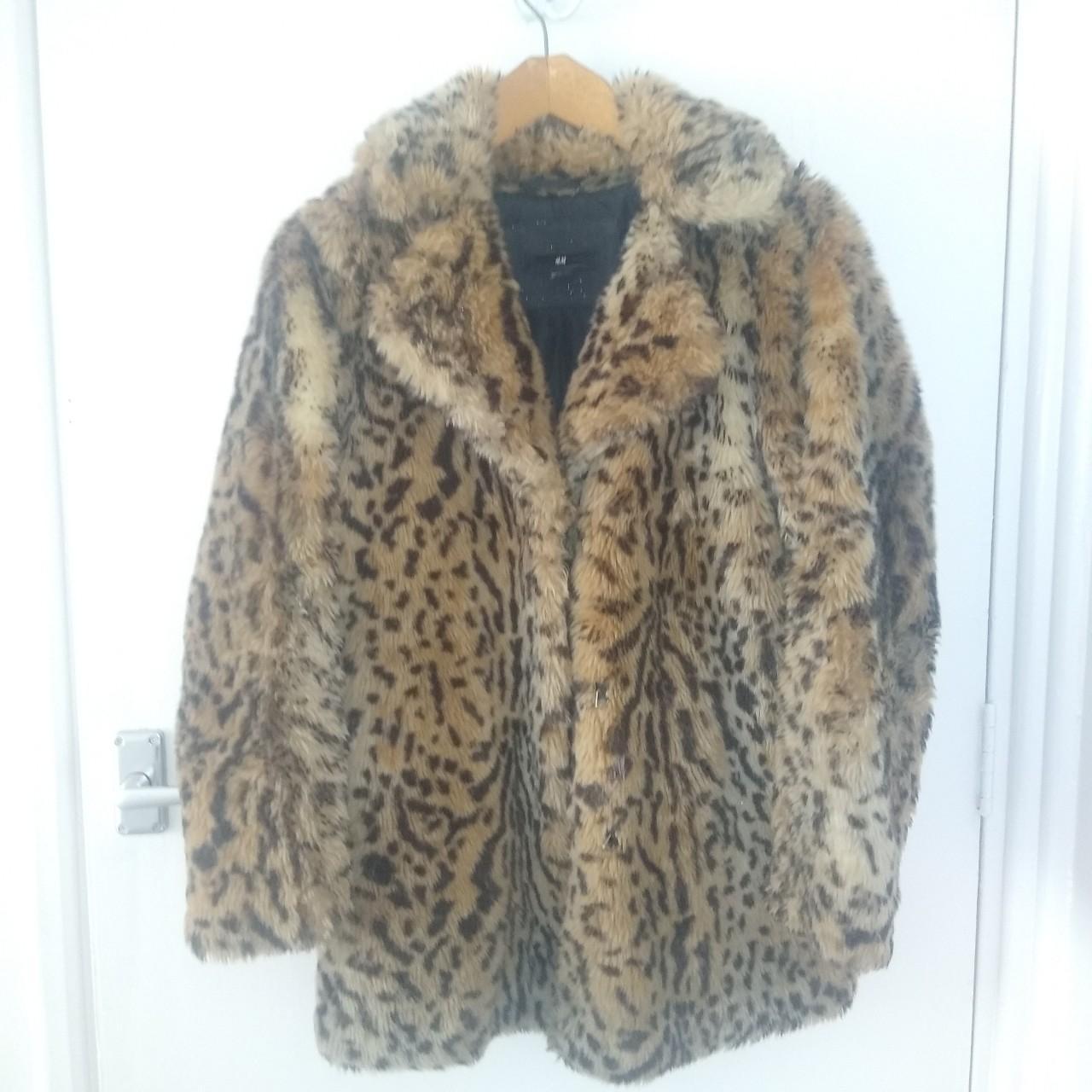 H&M leopard print faux fur coat Worn a lot over... - Depop