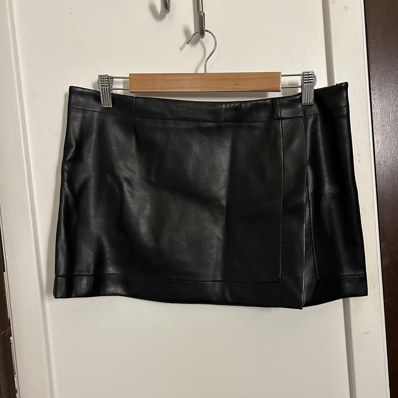 Leather mini skirt - Depop